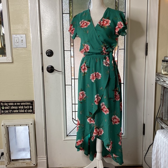 Dream Of Me emerald faux crossover dress w rose print - Picture 2 of 5